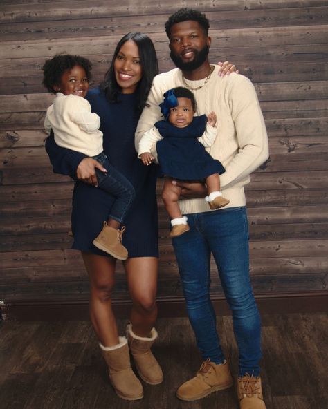 Black Family Fall Photoshoot Outfits, Fall Photos Black Family, Black Family Thanksgiving Pictures, Mother And Son Fall Picture Outfits, Fall Pictures Black Family, Thanksgiving Couple Outfits Black People, Couples Thanksgiving Outfits, Christmas Family Photos What To Wear, Black Family Fall Pictures Outfits