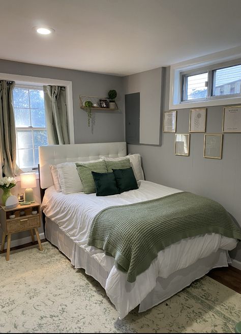 Bed Rooms Ideas Sage Green, Bedroom Inspo Green And White, Room Inspiration Bedroom Sage Green, Green Small Room Ideas, Room Aesthetic Green And White, Sage Green Bedroom Blankets, Grey White And Green Bedroom Ideas, Sage And White Bedroom Ideas, White Bedding With Sage Green Accents