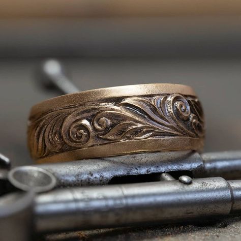 Ashcroft Jewellery Design on Instagram: “Hand sculpted deep relief scroll ring in 18ct gold. . Handmade by Goldsmith Andrew Ashcroft FIPG in Durham city. . #engraving #ring…” Ashcroft Jewellery, Ranching Life, Hand Engraved Jewelry, Engraving Ring, Durham City, Deep Relief, Carved Ring, Ranch Life, Drawing Stuff