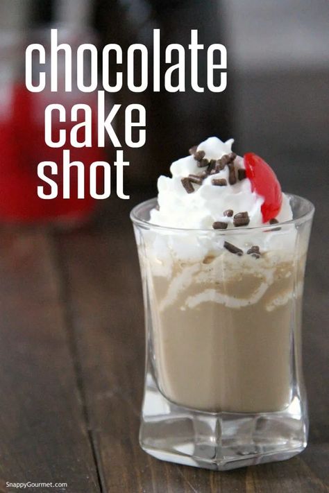 Chocolate Cake Shot (2 ingredients + toppings!) - Snappy Gourmet Chocolate Cake Shots, 2023 Cocktails, Chocolate Cake Shot, Alcohol Shot, Birthday Cake Shots, Shots Alcohol Recipes, Cake Shot, Alcohol Shots, Drink Night