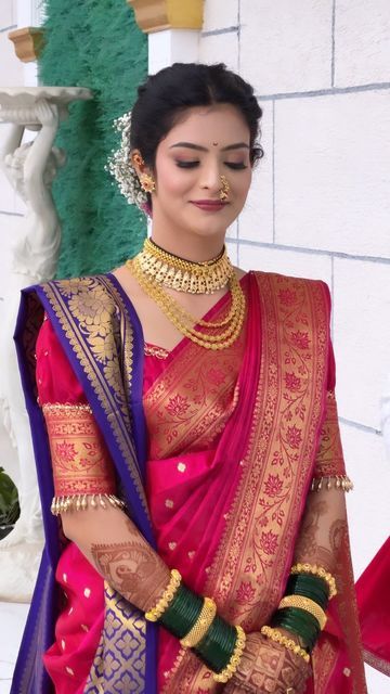 Maharashtrian Eye Makeup Look, Bridal Makeup Maharashtrian, Wedding Saree Maharashtrian, Nauvari Saree Hairstyle Khopa, Navari Hairstyle Look, Nauwari Bride Saree, Mata Poojan Look For Bride, Maharashtrian Bridal Look, Maharashtrian Wedding Photography