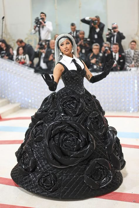 Met Gala Celebrities, Iconic Grammy Outfits, Met Gala Worthy Dresses, Award Show Outfits Celebrities, Fashion Gala Outfit, Met Gala Outfits 2024, The Met Gala 2024, Met Gala 2024 Ideas, The Best Looks From The 2024 Met Gala