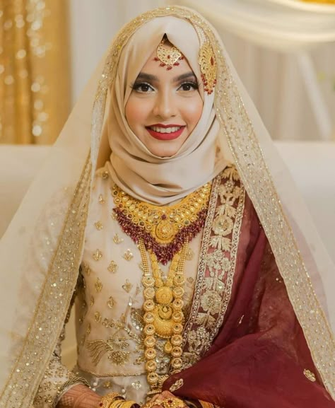 Bride Hijab Style Wedding Dresses, Hijab Bride Indian, Hijab Dulhan, Bridal Hijab Styles Pakistani, Muslim Wedding Dresses Indian, Indian Hijabi Bride, Hijab Bride Pakistani, Hijabi Bride Pakistani, Nikah Dress Ideas