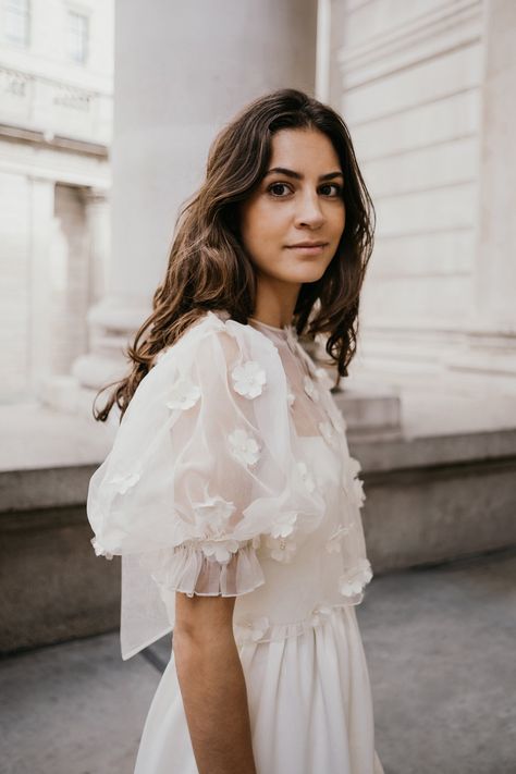 MAE ORGANZA BRIDAL TOP — UNBRIDLED STUDIO Square Neck Wedding Dress, Embroidered Wedding Dresses, Wedding Dress Topper, Puff Sleeve Wedding Dress, Organza Bridal, Plain Wedding Dress, Dress Topper, Top With Puff Sleeves, Wedding Dresses Elegant