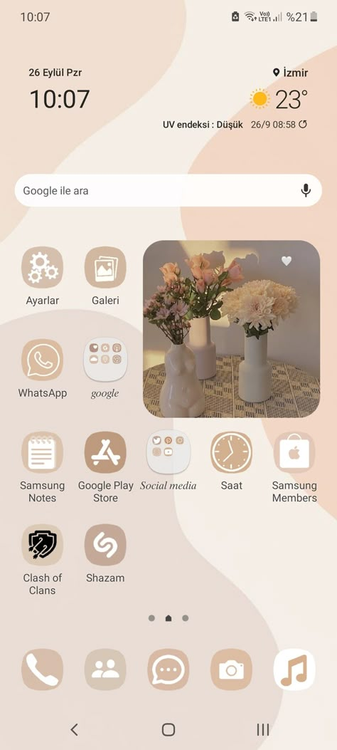 ℎ𝑜𝑚𝑒 𝑆𝑐𝑟𝑒𝑒𝑛 Phone Esthetic Ideas Android, Phone Aesthetic Theme Ideas, Android Wallpaper Widgets, Home Screen Inspo Android, Theme Ideas For Phone Android, Zflip3 Aesthetic Wallpaper, Ideas For Home Screen Phone, Themes For Mobile Phone Aesthetic, Aesthetic Android Homescreen Layout