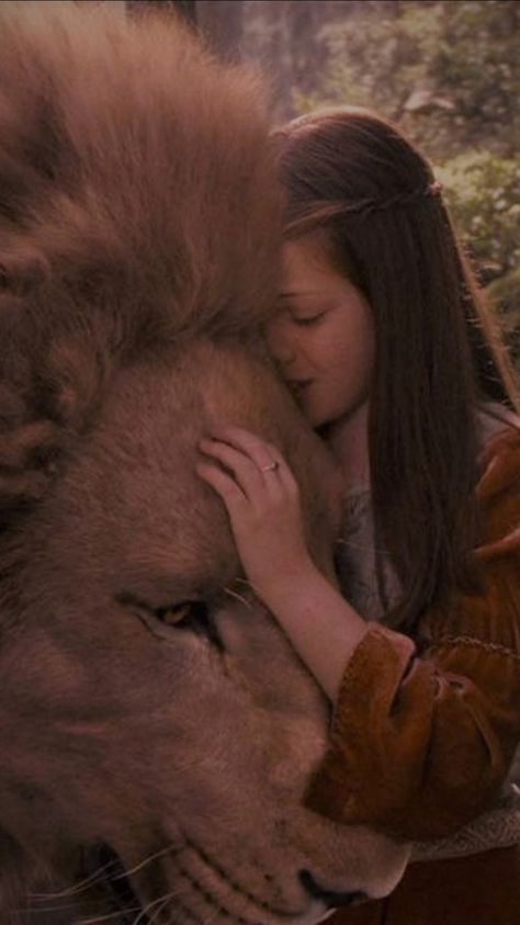 Aslan And Lucy, Narnia Wallpaper, Narnia Lucy, Narnia Lion, Narnia Movies, Narnia 3, How I Wish, The Chronicles Of Narnia, Prince Caspian