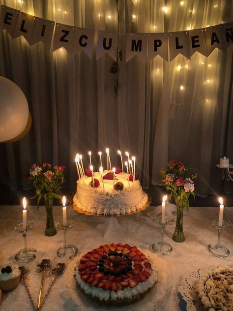 Birthday Decoration Ideas At Home Aesthetic, 20s Birthday Ideas, Sweet 17 Birthday Ideas Decor, Birthday Core, Birthday Decoration Ideas, Small Birthday Parties, Back Drops, Sweet Sixteen Birthday Party Ideas, 17th Birthday Ideas