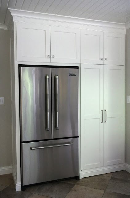 Refrigerator Cabinet, Built In Pantry, Kitchen Fridges, Kitchen Pantry Cabinets, Pantry Design, Pantry Cabinet, Kitchen Redo, Kitchen Remodel Idea, Kitchen Pantry