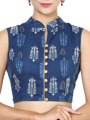 Jaipur Bazaar, Block Print Blouse, Saree Jacket Designs, 50 Blouse Designs, Sleeveless Blouse Designs, Blouse Designs High Neck, Cotton Blouse Design, Blouse Designs Catalogue, Cotton Saree Blouse Designs