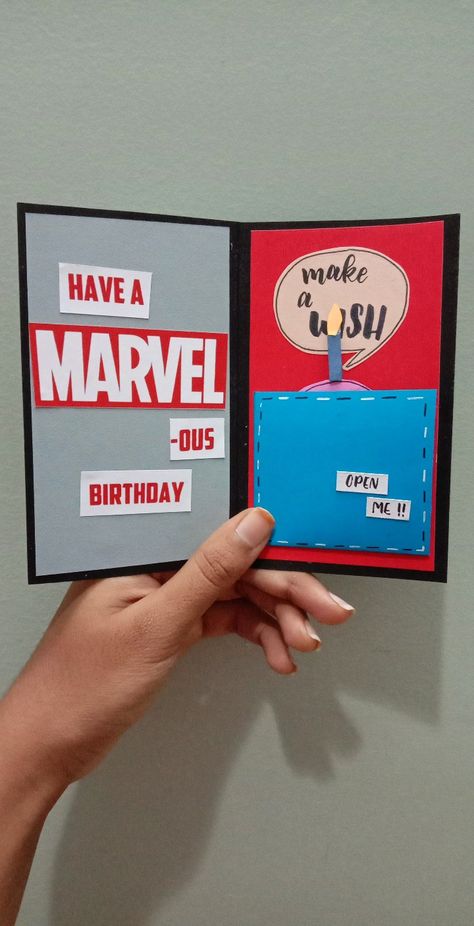 Avengers Cards Birthday, Diy Marvel Birthday Card, Marvel Birthday Present Ideas, Diy Marvel Gifts For Boyfriend, Presents For Marvel Fans, Marvel Card Ideas, Marvel Cards Handmade, Marvel Birthday Gift Ideas, Marvel Birthday Card Ideas