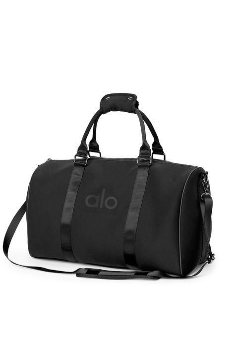 Traverse Duffle - Black | Alo Yoga Beige Bags, Small Gym Bag, Small Gym, Weekend Bags, Leggings Tops, Sports Bags, Workout Tights, Yoga Day, Street Smart