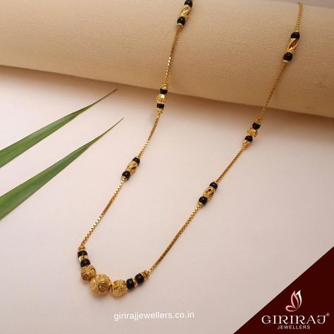 Gold Mangalsutra Short Designs, Muhurta Mani Mangalsutra, Small Magal Sutra Design Gold, Latest Magal Sutra Design, Mangalsutra New Designs Gold, Maglsutr Design Gold New, Maglsutr Design Gold, Black Beads Necklace Indian Gold, Mangalsutra Designs Short