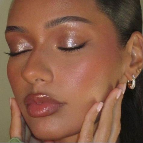 clean makeup look Flawless Makeup Aesthetic, Natural Fancy Makeup, Clean Formal Makeup, Minimal Formal Makeup, Simple Stage Makeup, Quiet Luxury Makeup Look, Clean Girl Makeup Wedding, Sade Makeup Aesthetic, Easy Clean Girl Makeup