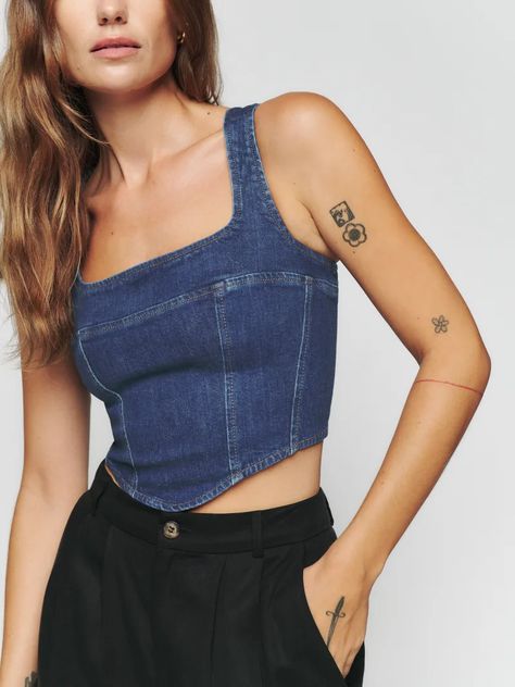 Denim Top Outfit, Structured Silhouettes, Corset Top Outfit, Nashville Outfit, Denim Bustier, Denim Tank Top, Denim Corset Top, Top Jean, Moda Denim