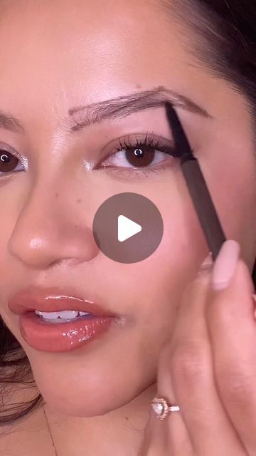 How To Shape Eyebrows With Pencil, Eyebrow Shaping Aesthetic, Eyebrows For Black Hair, Different Shapes Of Eyebrows, On Fleek Eyebrows, Fill Eyebrows How To, Simple Eye Brow Tutorial, How To Do My Eyebrows Step By Step, Filling Eyebrows For Beginners