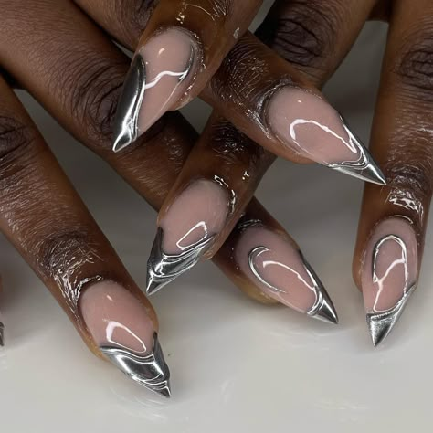 The chrome is chroming😍😍 #nails #nailtech #nailart #nailsnailsnails #acrylicnails #chromenails #abstract #abstractnails #nailsofinstagram #nailporn #nailinspo #naildesign #vancouver #trend Trendy Chrome Nails, Exotic Nail Designs, Black Chrome Nails, Accent Nail Art, Darker Skin Tones, Abstract Nails, I Need Money, Chrome Nails Designs, Lines On Nails