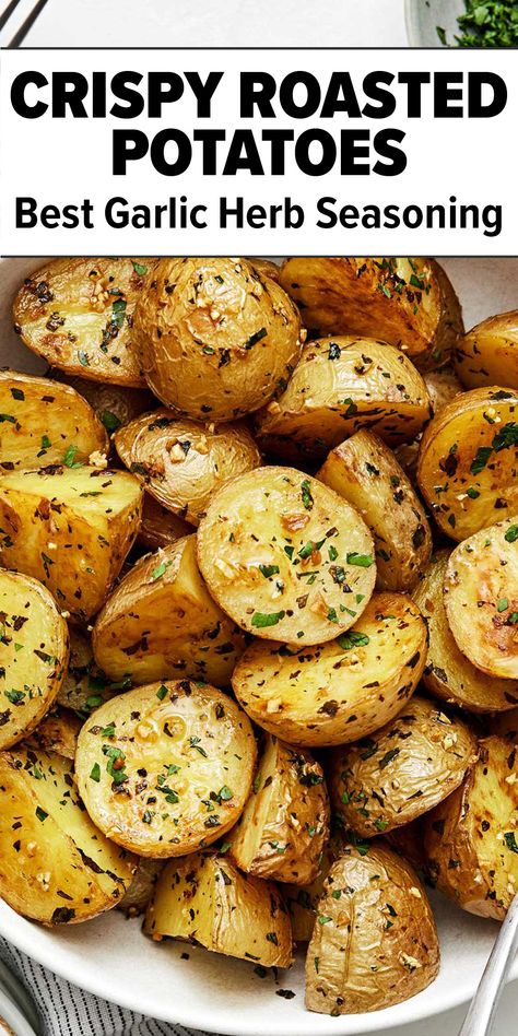 Crispy garlic herb oven roasted potatoes Roasted Potatoes On Stove, Side Potatoes, Potatoes For Steak, Skillet Potatoes Recipes, Best Way To Cook Potatoes, Roasted Potatoes In Oven Russet, Roasted Potatoes Dinner Ideas, Cooked Potatoes Recipes, Spiced Potatoes