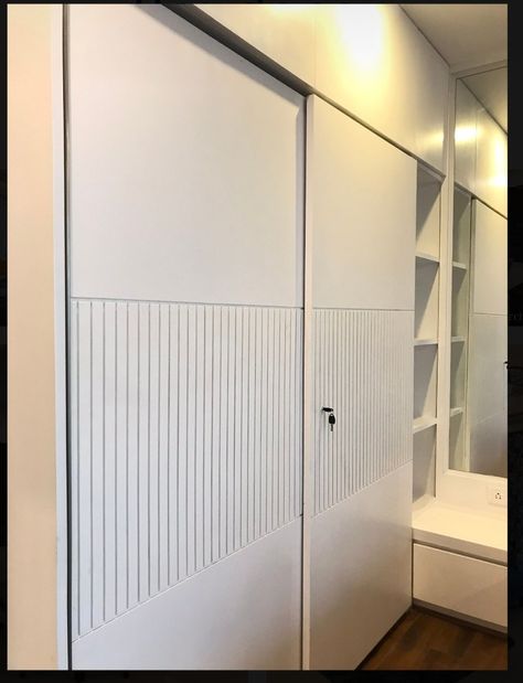 Wardrobe Groove Design, Slider Wardrobe Design Bedroom, Wardrobe Design Bedroom Sliding, Modern Bedroom Wardrobe Ideas, Sliding Wardrobe Design, Modern Bedroom Wardrobe, Laminate Design, Wardrobe Laminate Design, Hinged Wardrobe