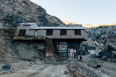 Abandoned mining town Gilman in Colorado - Abandoned Spaces The Silt Verses, Colorado Mines, Story Artwork, Radio Tower, Old Abandoned Buildings, Abandoned Town, Mining Industry, Lightning In A Bottle, Mining Town