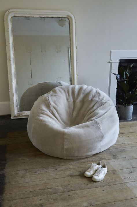 Aesthetic Beanbag, Bedroom Bean Bags, Beanbag Sofa, Sofa Bean Bag, Cozy Reading Chair, Rec Rooms, Ideas Cuarto, Bean Bag Cover, Bean Bag Chairs