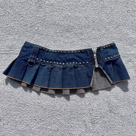 Vintage Y2K Serious LA Denim Micro Miniskirt. Size... - Depop Denim Micro Skirt, Denim Micro Mini Skirt Outfit, Micro Mini Skirt Outfit, Micro Skirts, Denim Mini Skirt Y2k, Denim Skirt Mini, Skirt Outfit Summer, Casual Couture, Micro Miniskirt