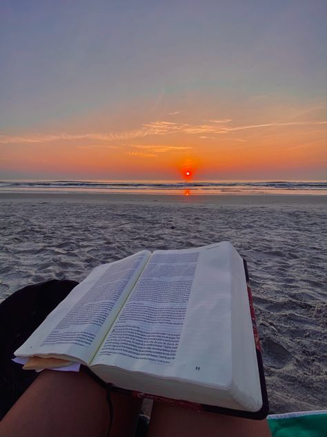 beach sunrise Bible reading Christian Vision Board, Inspire Bible Journaling, Beach Sunrise, Christian Bible Study, Christian Quotes God, Christian Pictures, Jesus Bible, Bible Study Notes, Christian Motivation