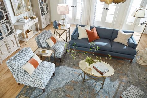 15 Best Living Room Layout Tips - How to Decorate Interesting Living Room, Living Wallpaper, Two Couches, Living Room Arrangement, Family Room Layout, Living Room Layouts, Reading Nook Ideas, Small Living Room Layout, Living Room Furniture Layout