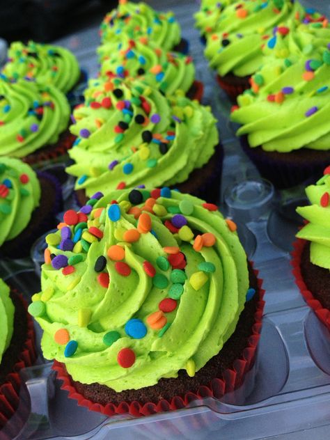 Tmnt Cupcakes, Mint Buttercream Frosting, Tmnt Birthday Party Ideas, Ninja Turtle Birthday Cake, Ninja Turtle Cupcakes, Mint Buttercream, Mint Chocolate Cupcakes, Tmnt Cake, Turtle Cupcakes