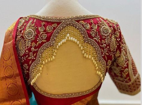 Nauvari Blouse Design, Grand Blouse Designs For Marriage, Grand Blouse Designs, Grand Aari Work Blouse Design, Pelli Blouse, Gold Blouse Designs, Red Blouse Design, Sangeet Lehenga, Lace Blouse Design