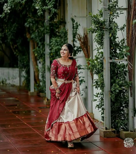 Engagement Dress In Kerala, Half Saree Pics Poses, Half Saree Photo Poses, Kerala Traditional Engagement Dress, Half Saree Photoshoot Poses, Hindu Engagement Dress Kerala, Half Saree For Engagement, Half Saree Poses Photoshoot Ideas, Davani Half Saree Kerala