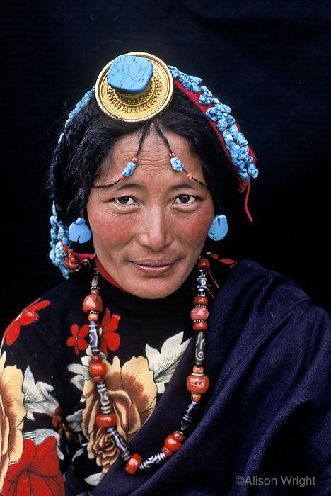 Tibetan woman wearing turquoise, Kham Eastern Tibet., 2004 Yoga Studio Design, Ethno Style, World Cultures, People Of The World, Interesting Faces, 인물 사진, People Around The World, Ethnic Fashion, Tibet