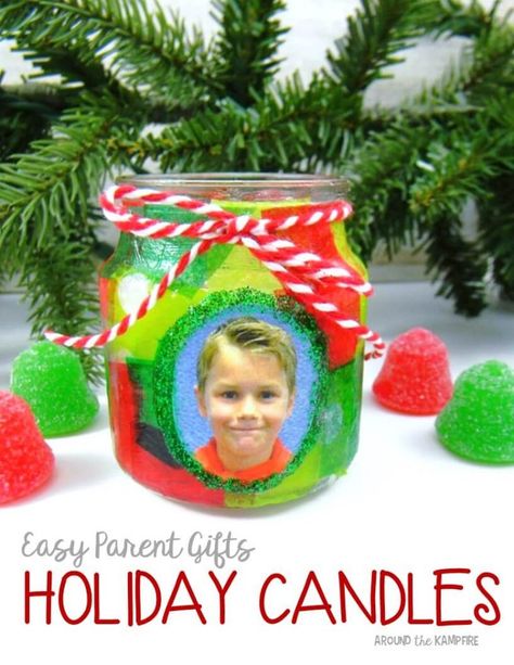 Easy parent Christmas gift ideas- holiday candles with students' picture Gifts For Parents From Students, Easy Parent Gifts, Diy Christmas Gifts For Parents, Christmas Presents For Parents, Parent Holiday Gifts, Preschool Christmas Gifts, School Christmas Gifts, Students Christmas, Parents Christmas