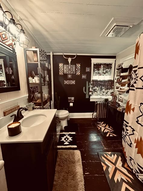 Black Western Bathroom Ideas, Western Aztec Bathroom, Ranch Bathroom Decor, Dark Western Home, Western Home Remodel, Black And White Western Bathroom, Black Western Bathroom, Bathroom Ideas Western, Western Bathroom Decor Ideas