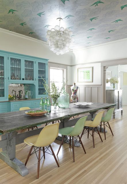 Cottage dining room featured in Country Living magazine at kellyelko.com Cottage Dining Rooms, House Of Turquoise, Country Living Magazine, Dining Room Colors, Deco Retro, The Dining Room, Inspiring Spaces, The Ceiling, California Homes