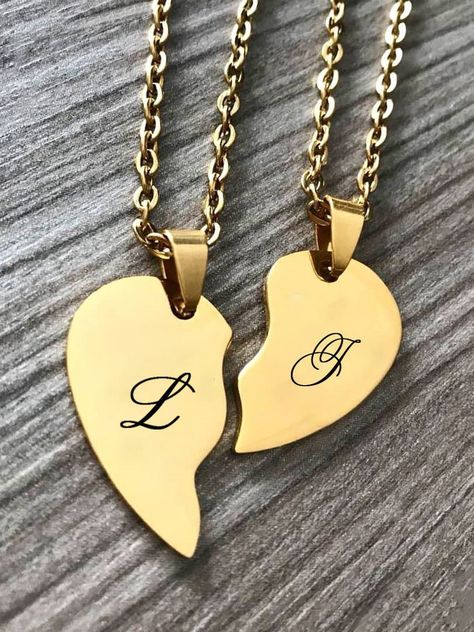 Necklace For Couples, Engraved Heart Necklace, Couples Custom, Couples Necklace, Double Horn Necklace, Des Couples, Dainty Diamond Necklace, Horn Necklace, Couple Necklaces