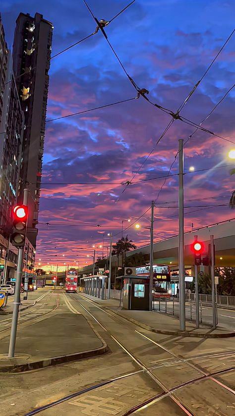 Sky Photography Nature, Sky Pictures, Night Scenery, Pretty Landscapes, Pretty Sky, City Street, Sunset Pictures, Alam Yang Indah, City Aesthetic