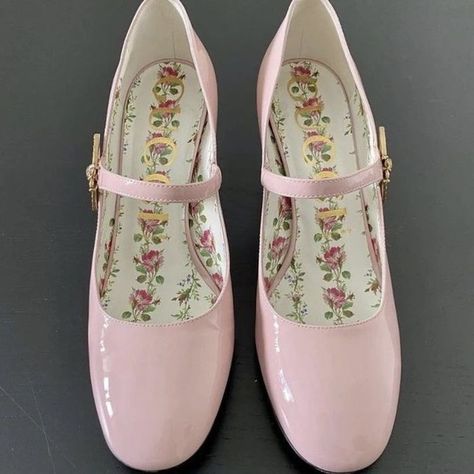 Pink Aesthetic Pictures, Marry Jane, Gucci Pink, Dr Shoes, Aesthetic Ideas, Girly Shoes, Shoe Inspo, Aesthetic Shoes, Pink Heels