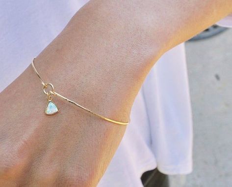 be53ee61104935234b174e62a07e53cfdesc34859601ri Opal Bracelet Gold, Opal Bangle, The Bangles, Coin Bracelet, Bracelet Minimalist, Gold Armband, Dainty Bracelet, Stacked Bangles, Classy Jewelry