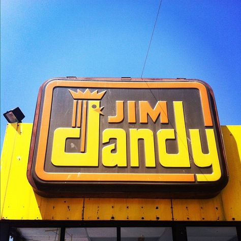 Jim Dandy Fried Chicken - No longer exists in New Orleans, but was there until the late 70's-early 80's.  Al Copeland started Popeye's, and after that, all of the Jim Dandy's and KFC's vanished in NOLA for years.  I did not miss Jim Dandy because the chicken was terrible, but at least they sold Delaware Punch. Delaware Punch, Jim Dandy, A Typography, Building A Chicken Coop, Orange You Glad, Pub Crawl, Old Ads, Architecture Old, Vintage Life