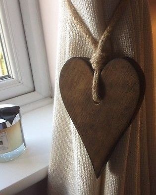 Rustic Curtain Tie Backs, Heart Curtain, Curtain Tie Backs Diy, Rideaux Shabby Chic, Shabby Chic Curtains, Rustic Curtains, Curtain Ties, Diy Curtains, Jute Rope