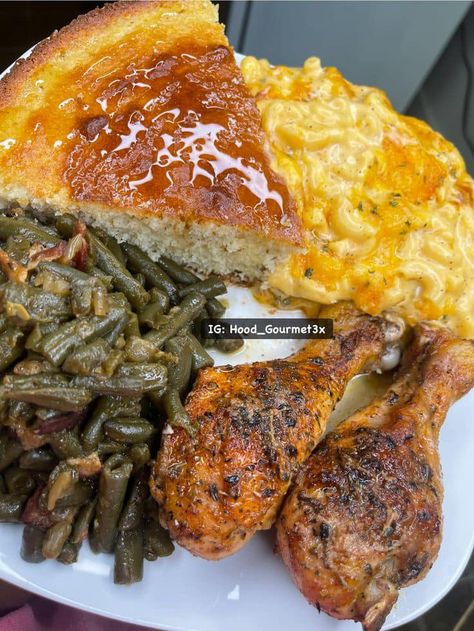 Jay Castro - Sunday Dinner ideas for whoever needs it 😋 Cooking Soul Food, Soul Food Dinner, Food Babe, People Food, Food Therapy, Yummy Comfort Food, Food Recepie, Food Goals, Sunday Dinner