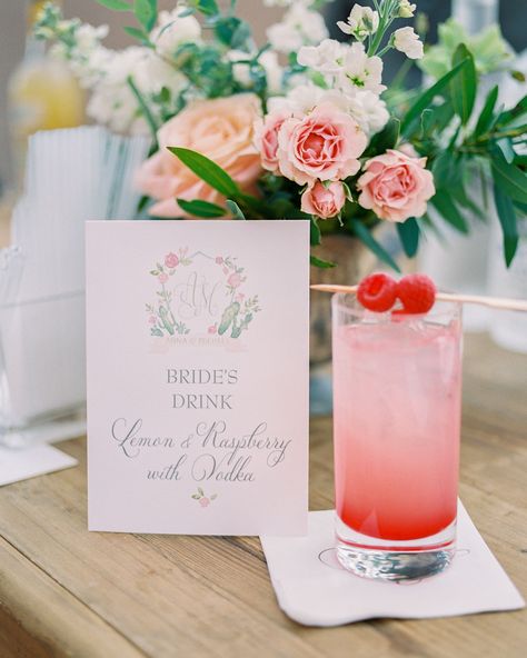 38 Signature Drinks That'll Personalize Your Cocktail Hour #WeddingCocktails #CocktailIdeas #WeddingDrinks #WeddingDrinkIdeas | Martha Stewart Weddings Cocktail Hour Ideas, Cocktails Wedding, Signature Cocktails Wedding, Daniel Kim, Wedding Signature Drinks, Wedding Food Ideas, Drink Design, Wedding Drinks, Cocktail Ideas