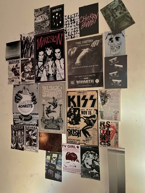 Band Posters On Wall Bedroom, Rock And Roll Room, Casa Rock, Rock Bedroom, Room Decor Luxury, Punk Room, Dorm Room Decor Ideas, Grunge Bedroom, Posters Decor