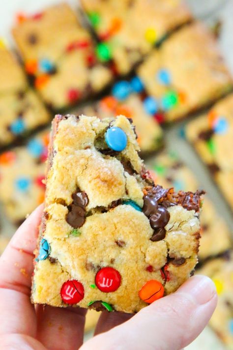 Chocolate Chip Mm Cookie Bars, Blondies M&m, Blonde Brownies With M&m, Peanut Butter M&m Blondies, Chocolate Chip M&m Bars, Chocolate Chip M&m Cookie Bars, Cookie Bars M&m, Easy M&m Cookie Bars, Monster Bars Recipe