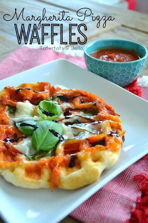 Falafel Waffle, Pizza Waffles, Waffle Pizza, Waffle Iron Recipes, Potato Waffles, Waffle Maker Recipes, Types Of Pizza, Waffles Recipe, Margherita Pizza