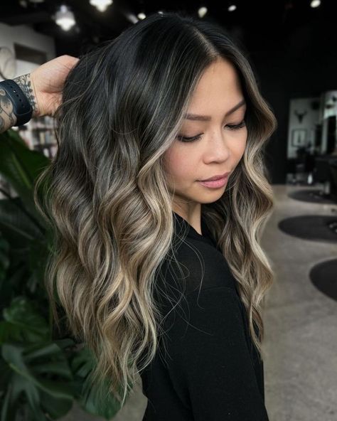 Cool Face-Framing Blonde Balayage for Brunettes Hair Balayage On Black Hair, Blonde Balayage On Dark Hair, Balayage On Black Hair, Balayage On Dark Hair, Black Hair Ideas, Brunette With Blonde Highlights, Blonde Hair Balayage, Blonde Hair With Roots, Balayage Blond