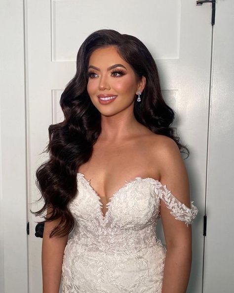 Bride Hair Down, Glam Bride Makeup, Bridal Hair Down, Glam Wedding Makeup, Glam Bride, Hollywood Hair, Bridesmaid Hair Makeup, Bridal Hair Inspiration, Long Hair Wedding Styles