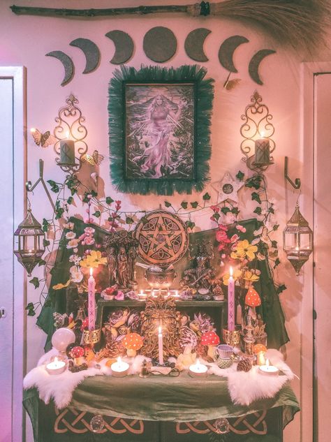 Spiritual Altar Ideas, Beltane Altar, Pagan Alter, Altar Inspiration, Start A Brand, I Have Missed You, Spiritual Altar, Witchy Room, Altar Art