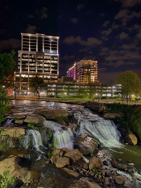 📍Downtown Greenville, SC. 04/13/2022 #greenville #carolina #city #aesthetic #travel Southern City Aesthetic, North Carolina Aesthetic Wallpaper, Columbia South Carolina Aesthetic, Greenville South Carolina Aesthetic, Downtown Columbia South Carolina, South Carolina Greenville, City Charlotte North Carolina Aesthetic, Charolette North Carolina, University Of North Carolina Aesthetic