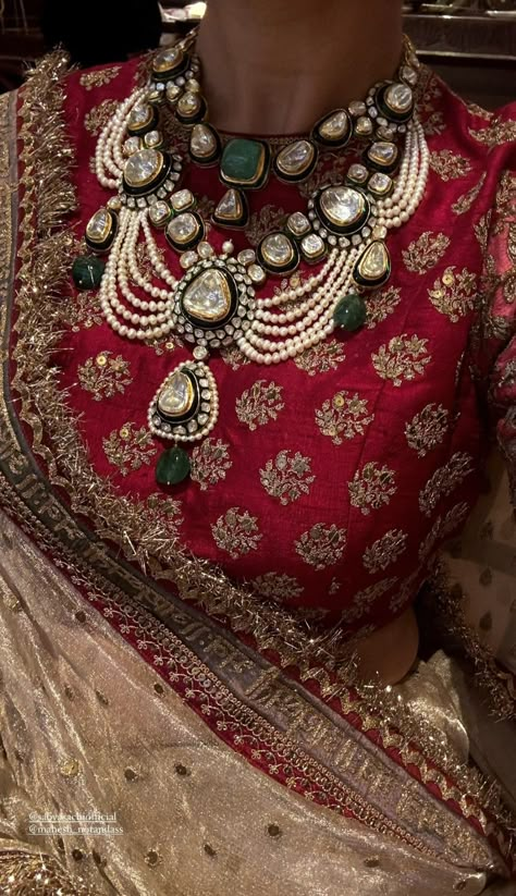 Gemstone Jewelry Indian, Marodi Work, Wedding Blouses, New Sarees, Heavy Blouse, Boho Bridal Jewelry, Sabyasachi Bride, Desi Jewelry, Jewelry Shoot